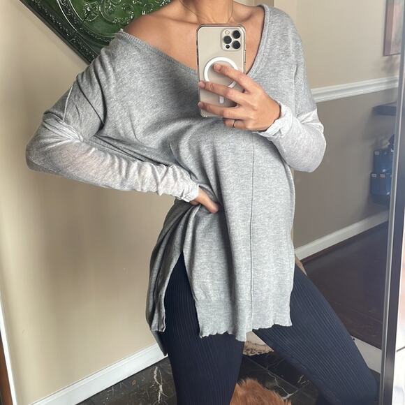 FOREVER 22 Bi-color Gray Hi-Lo Knitwear Sweater Dollman V Neck Blouse - Picture 8 of 9